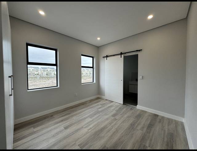4 BEDROOM HOUSE FOR SALE IN SANDOWN